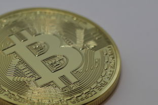 买比特币后如何安全把钱取出来完整操作指南